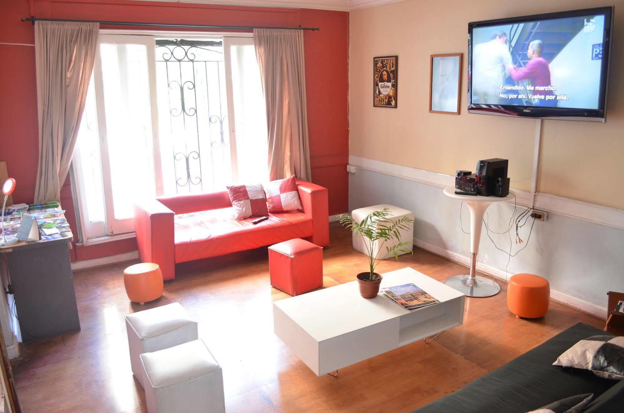 Atacama Hostel Backpackers Сантьяго Экстерьер фото